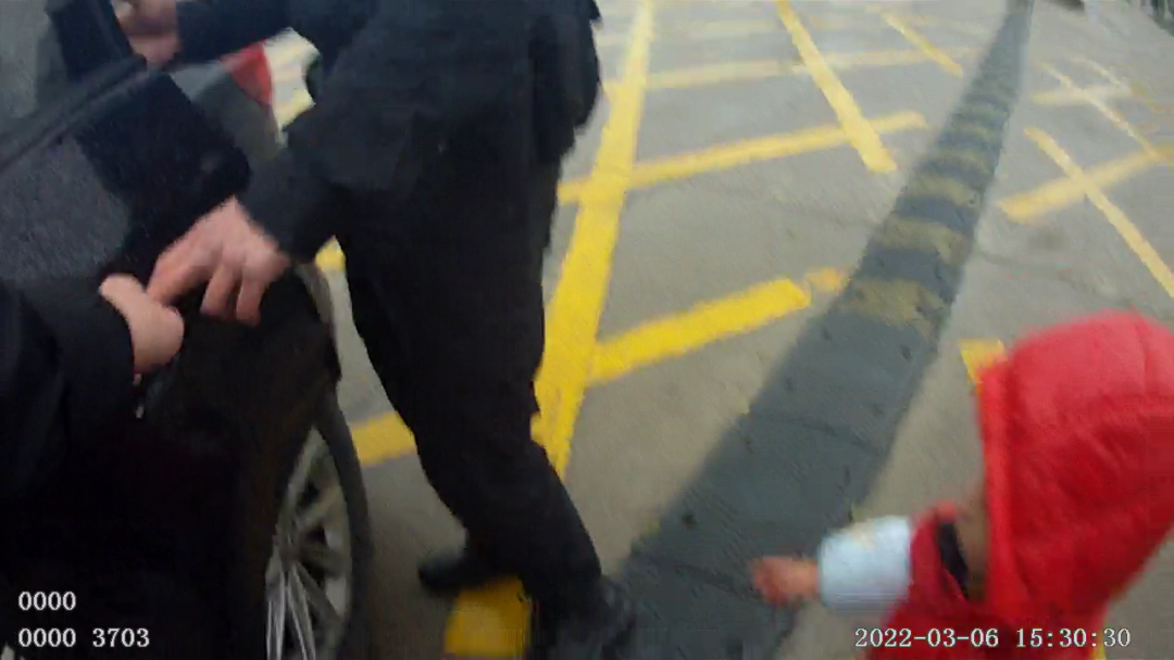 才2歲！福州一陌生男童拉著你“逛街”，是什么體驗？