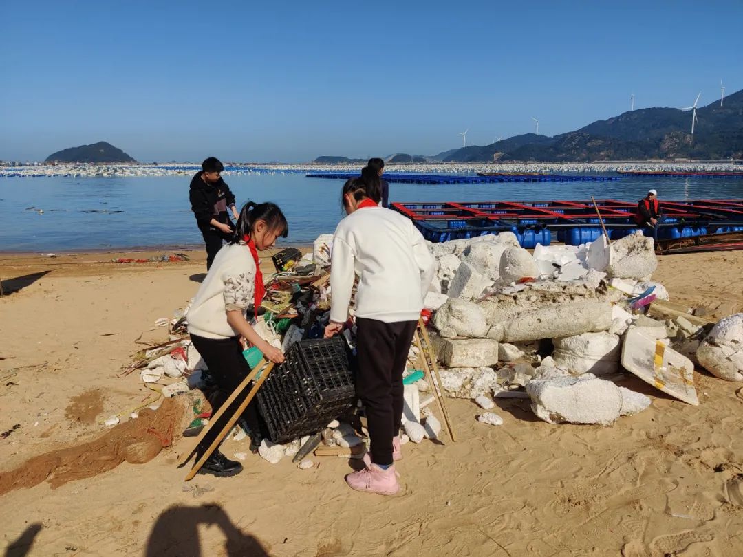 連江這樣的“雷鋒式”好少年，愛了愛了！