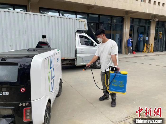 直擊快件消殺現場：消毒水“淋浴” 至少經歷6次消殺