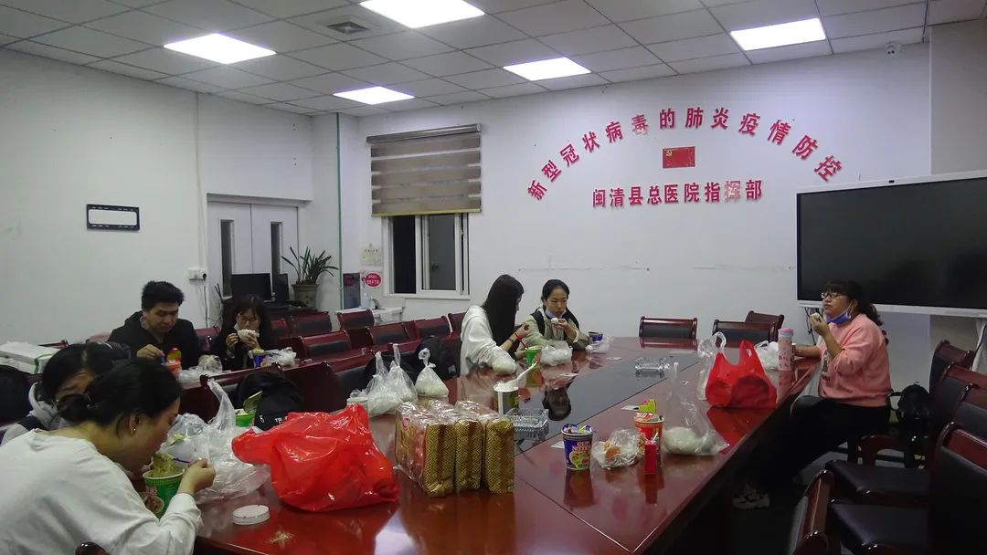 聞令而動！閩清30名醫(yī)務(wù)人員凌晨馳援泉州