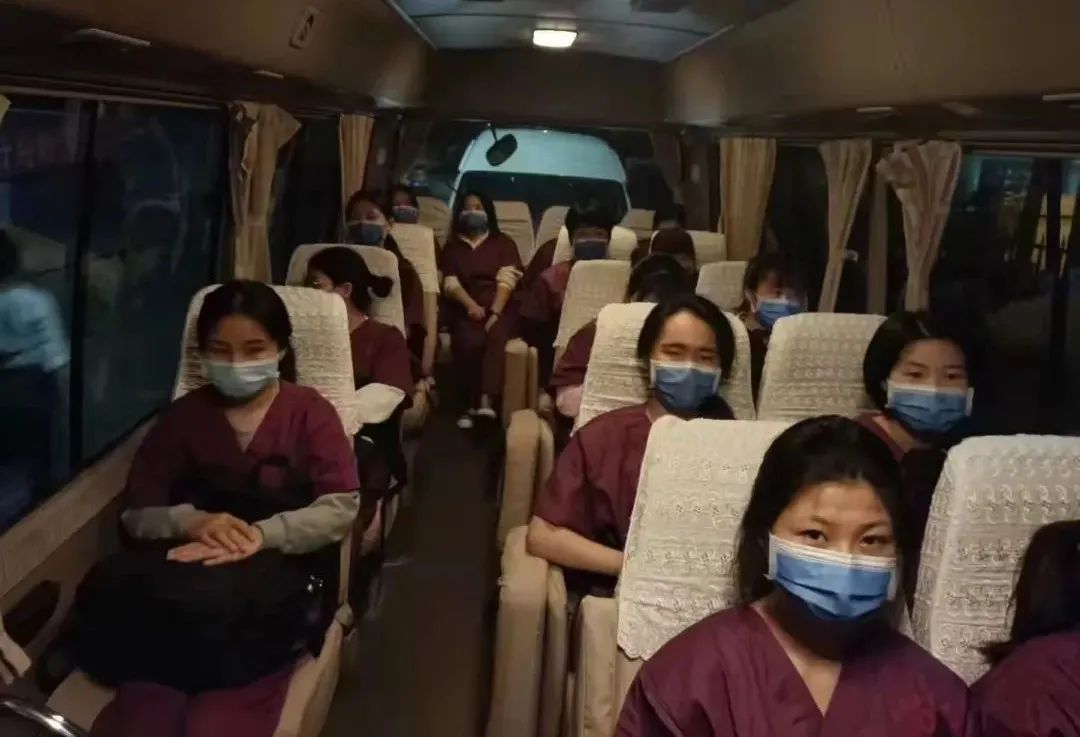 聞令而動！閩清30名醫(yī)務(wù)人員凌晨馳援泉州