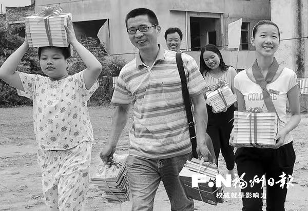 錢宏偉：“一根火柴 ”溫暖萬(wàn)人