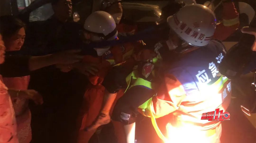 緊急救援!福州一8歲男童跌落12米深井 緊急救援!福州一8歲男童跌落12米深井